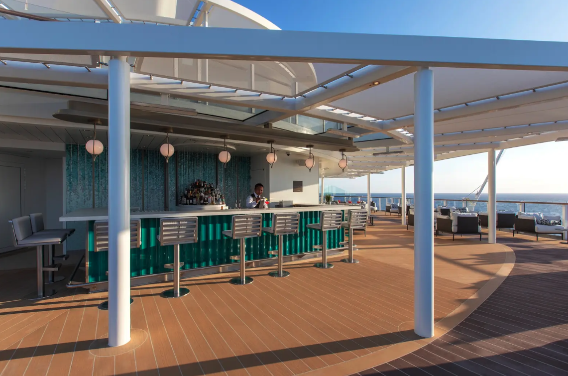 Silver Ray - The Dusk Bar